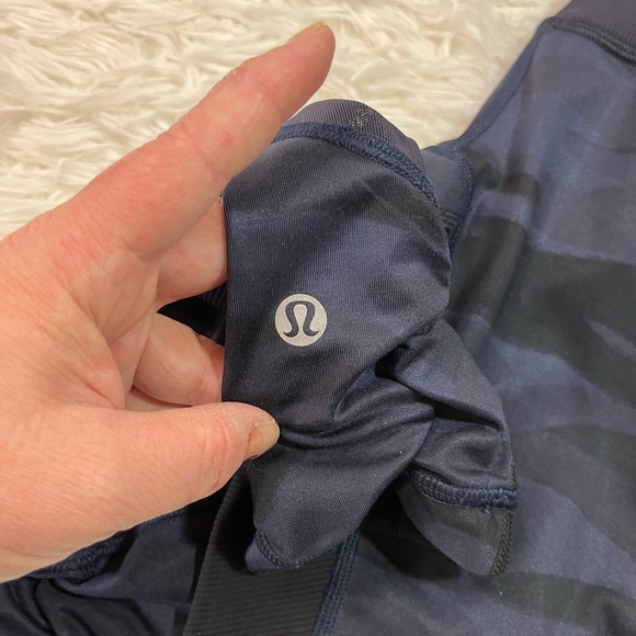 Lululemon Seek The Heat Crop Size 2 Inseam 23” - Picture 14 of 14